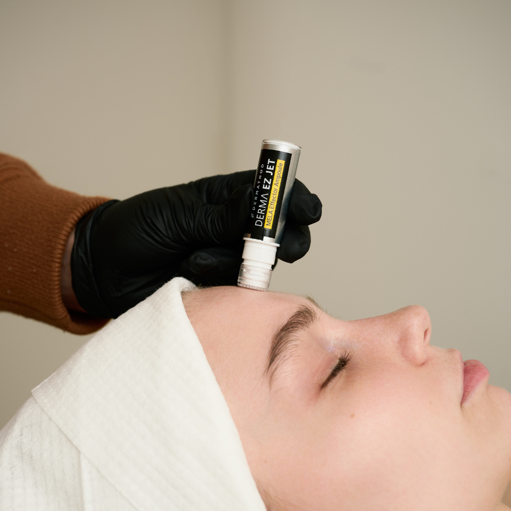 Dermathod EZ Jet Mela Effector Ampoule close-up – 32 ultra-fine 34-gauge microneedle stimulator for at-home use